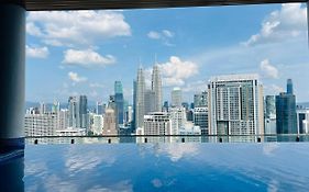 The Luxe Suites Klcc By Cozy Stay