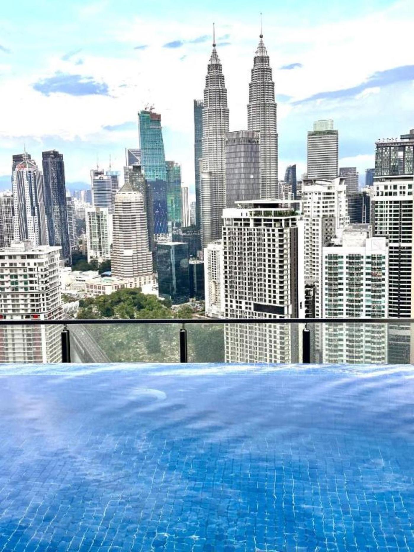 The Luxe Suites Klcc By Cozy Stay Куала-Лумпур Экстерьер фото