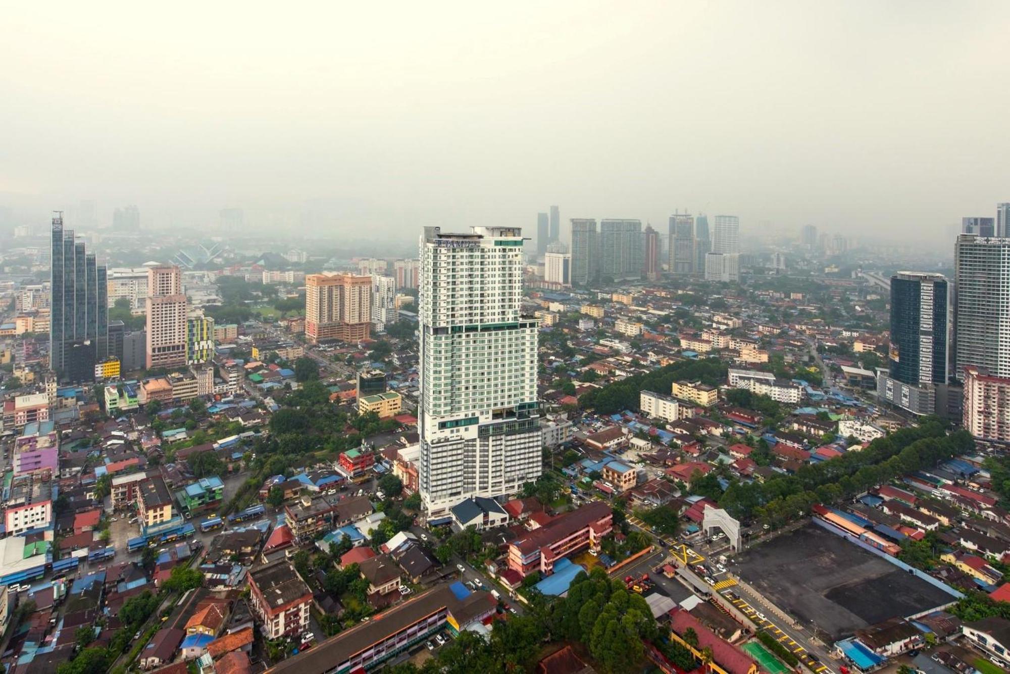 The Luxe Suites Klcc By Cozy Stay Куала-Лумпур Экстерьер фото